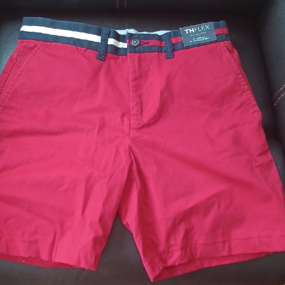 Tommy Hilfiger Red Flat Front Chino Shorts - Picture 1 of 5